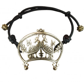 Bracelet-lace "Wide-horned moon with a pair of birds"