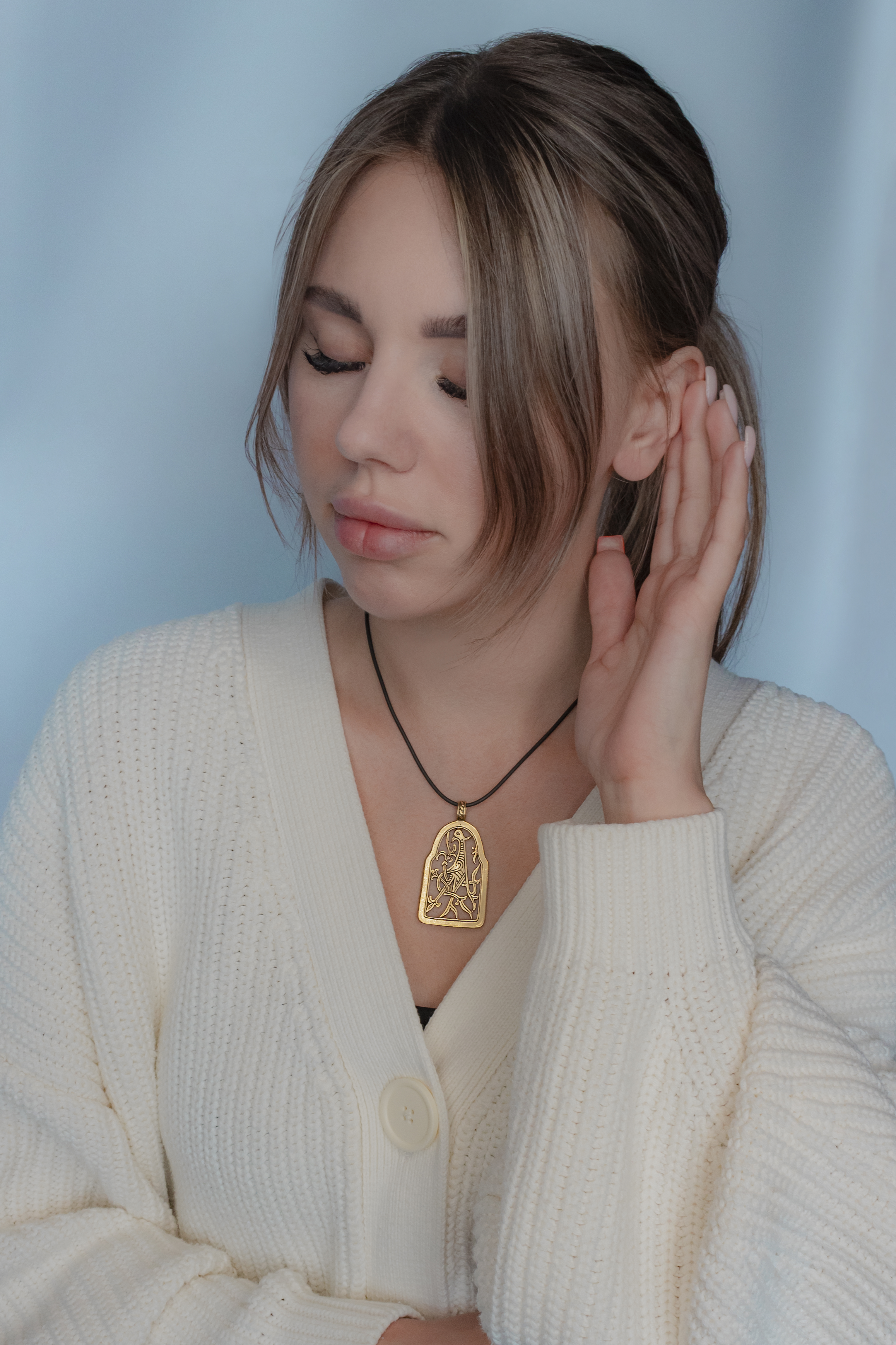 Подвеска прорезная «Птица с переплетённым хвостом»